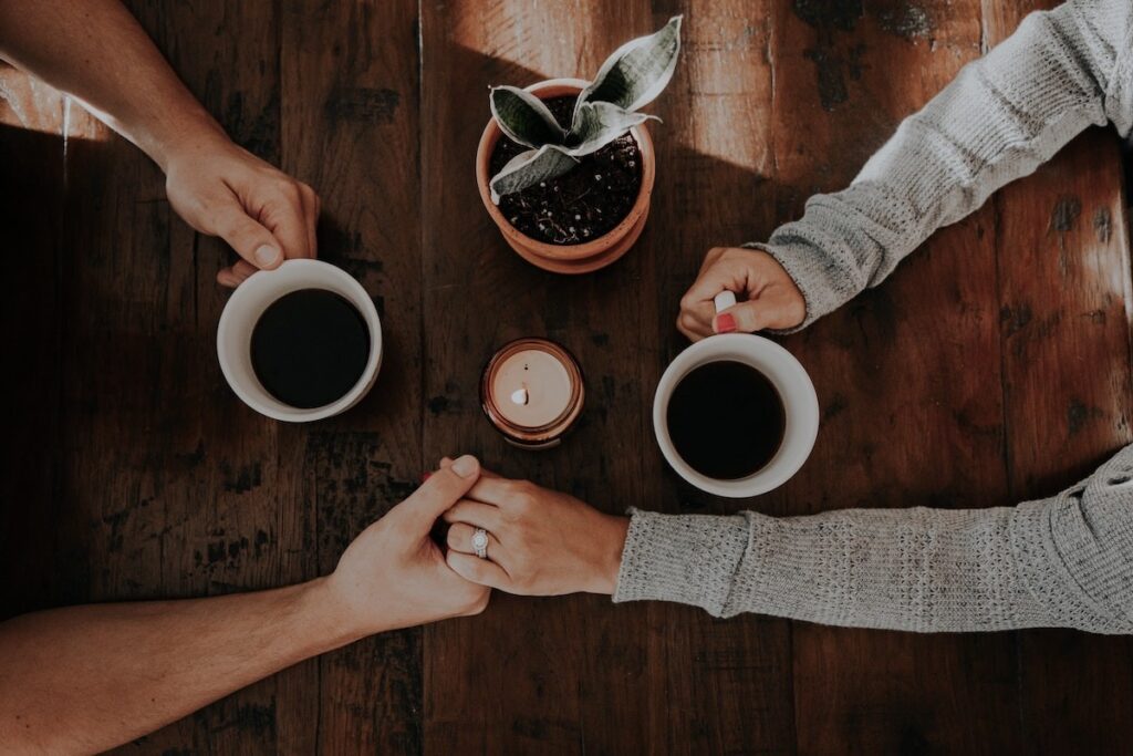 couple having coffee min